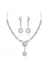 Pearl Detail Silvery White Geometric Pattern Earrings and Necklace