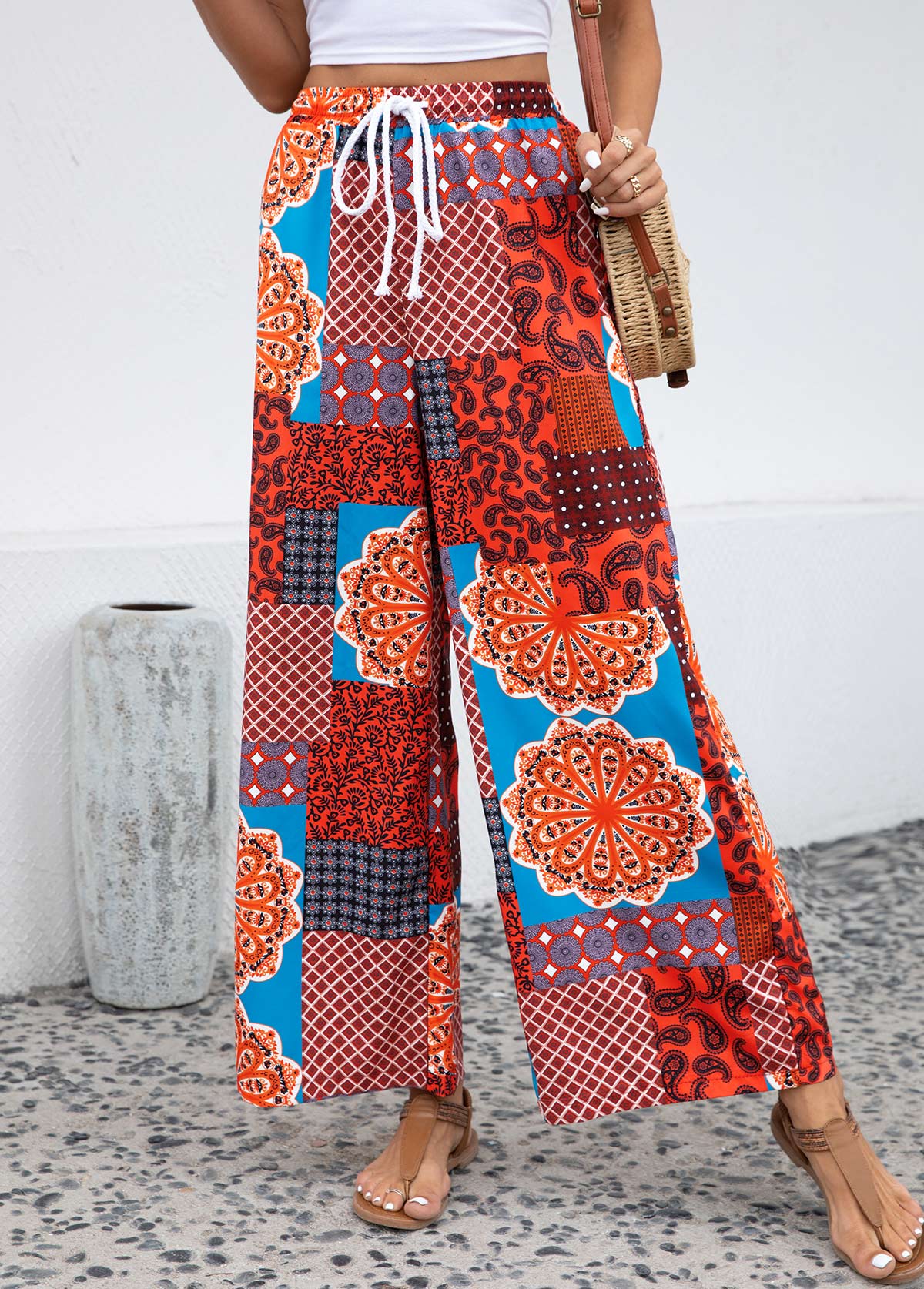 Pantalon à cordon multicolore imprimé tribal avec cordon de serrage