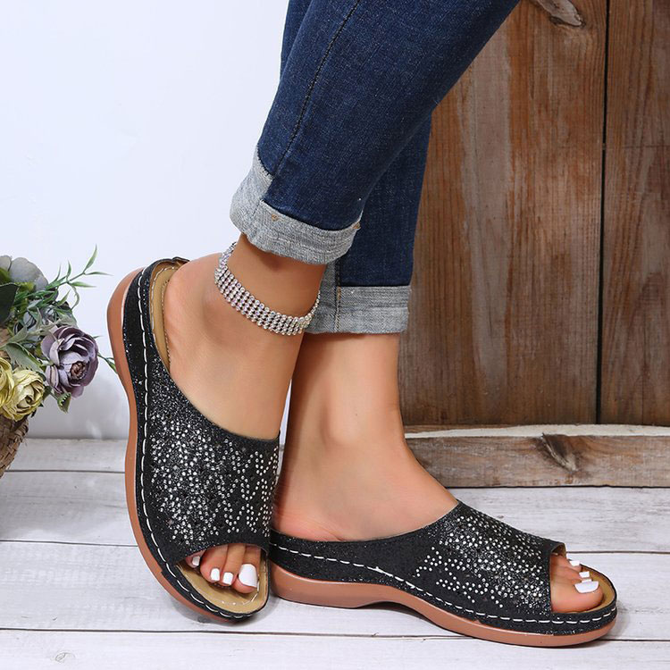 Claquettes noires à bout ouvert et talon bas