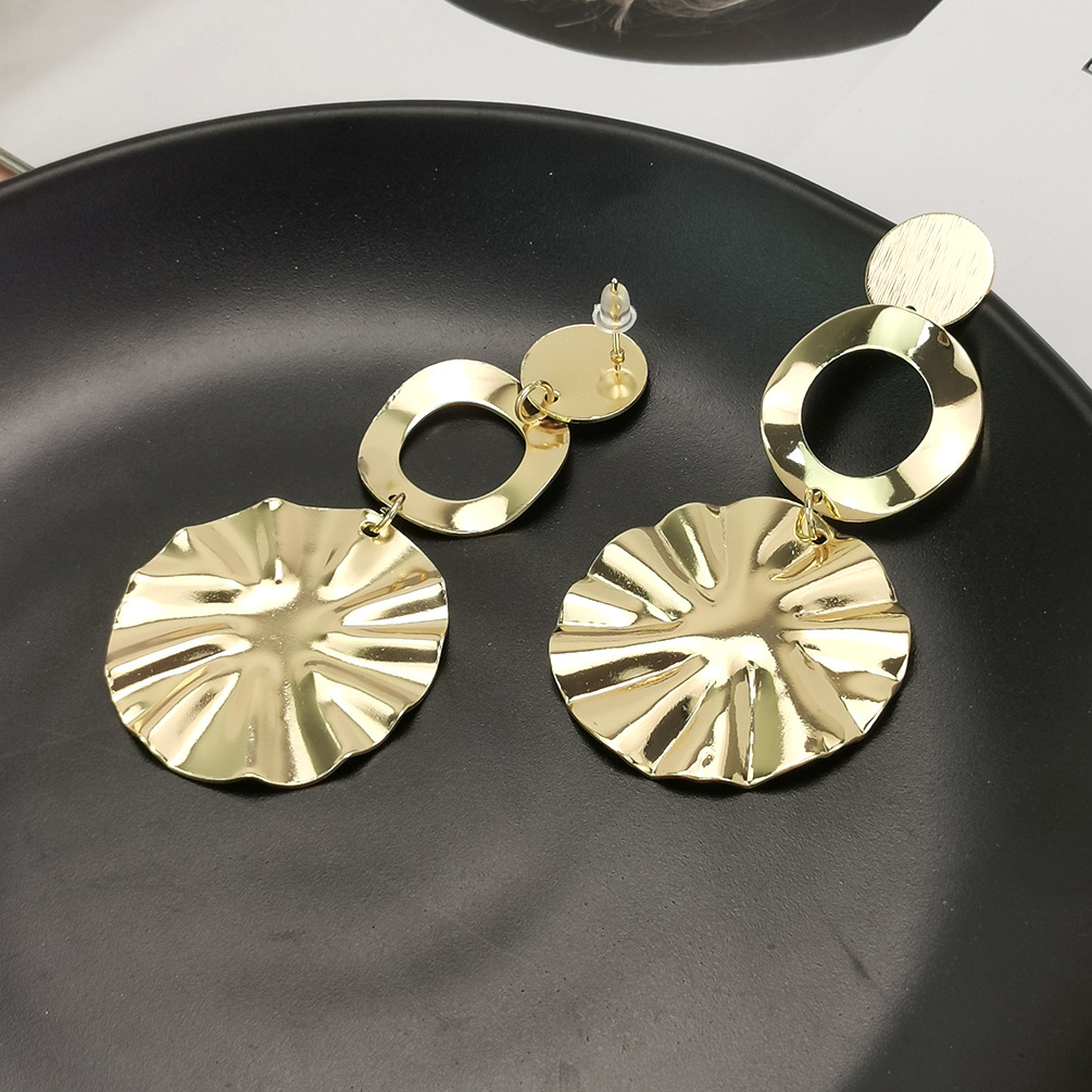 Gold jewelry,Plain Color jewelry,Cutout Detail Round Gold Alloy Earrings