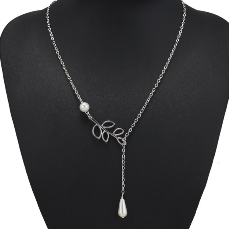 Silvery White jewelry,Other jewelry,Leaf Pearl Asymmetric Hollow Silvery White Necklace