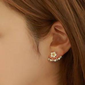 Golden jewelry,Floral jewelry,Plants jewelry,Golden Alloy Detail Floral Design Earrings