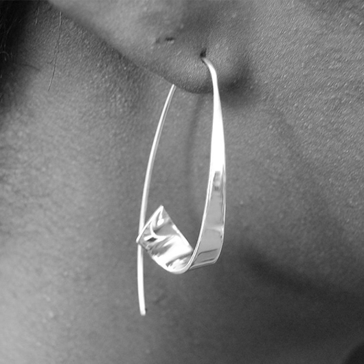 Silvery White Asymmetric Detail Alloy Earrings