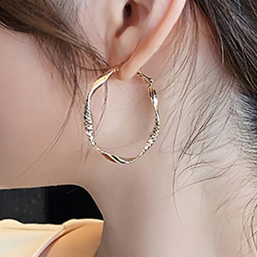 Round Design Alloy Detail Gold Earrings