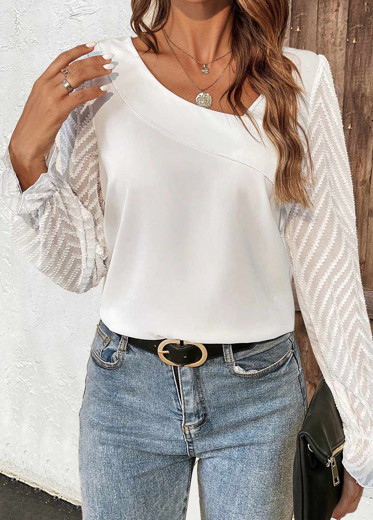Rotita gerafftes weißes Langarm-T-Shirt mit asymmetrischem Ausschnitt