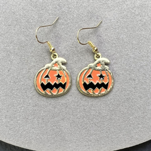 Boucles d'oreilles orange en forme de citrouille avec détail en alliage