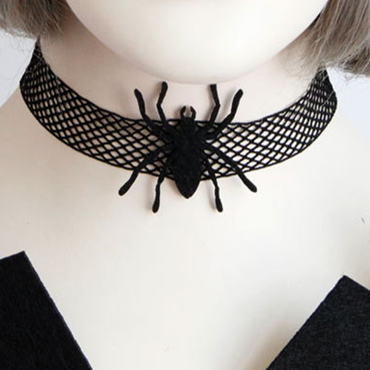 collier ras du cou gothique noir avec détail d'araignée