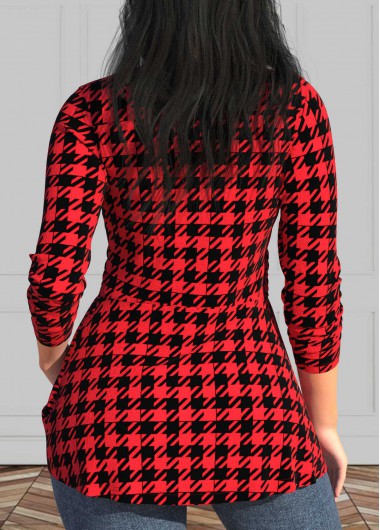 Red tops,Black tops,Geometric tops,Striped tops,Plaid tops,Houndstooth tops,ROTITA Twist Geometric Print Red Heart Collar T Shirt