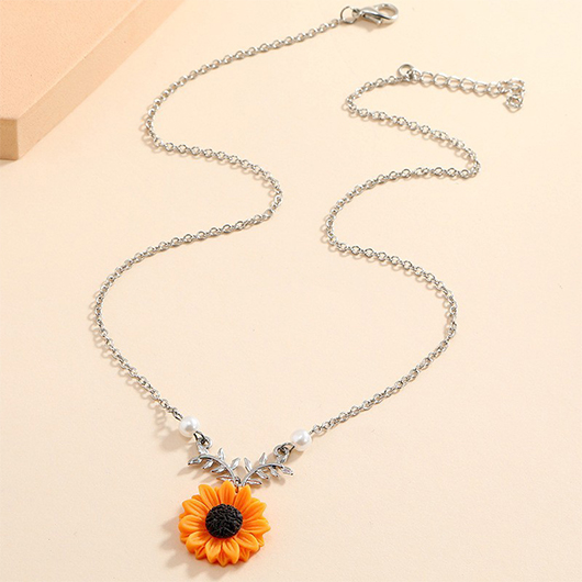 Collier orange à motif de perles et détails de tournesol