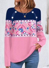 Mehrfarbiges T-Shirt mit Rotita-Knopf-Tribal-Print