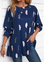 Marineblaue Bluse mit Rundhalsausschnitt und extra langen Ärmeln und Rotita-Federn-Print
