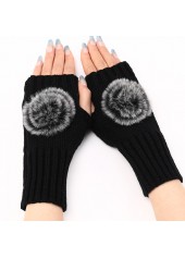 Gants chauffants noirs sans doigts sous le coude