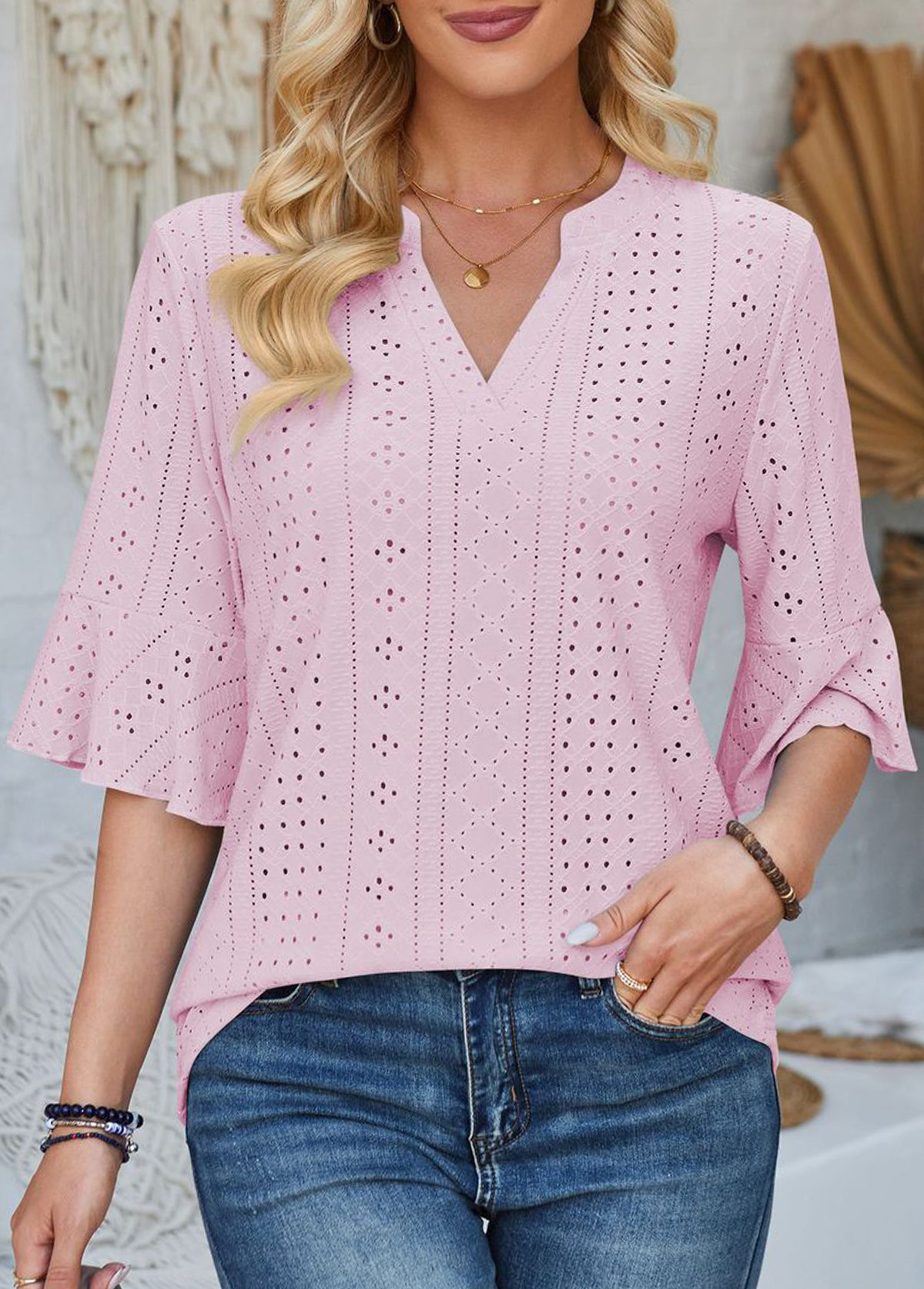 Rosafarbenes Jacquard-T-Shirt mit geteiltem Ausschnitt und halben Ärmeln