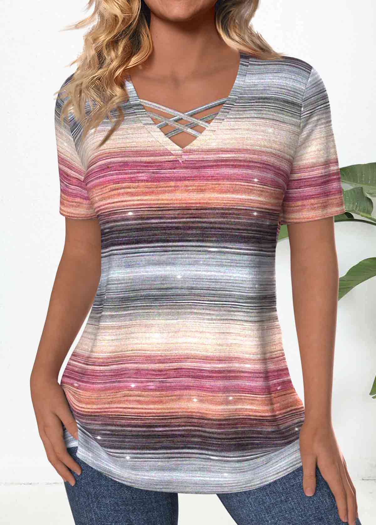 T-shirt à col en V multicolore à rayures croisées Rotita