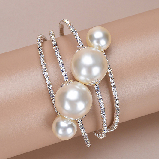 bracelet manchette ouvert en perles et strass blancs argentés