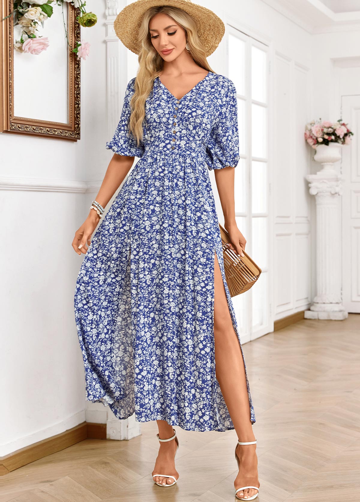robe longue bleue fendue à imprimé floral et col en V