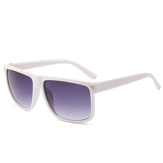 lunettes de soleil géométriques blanches à détails de rivets ombrés