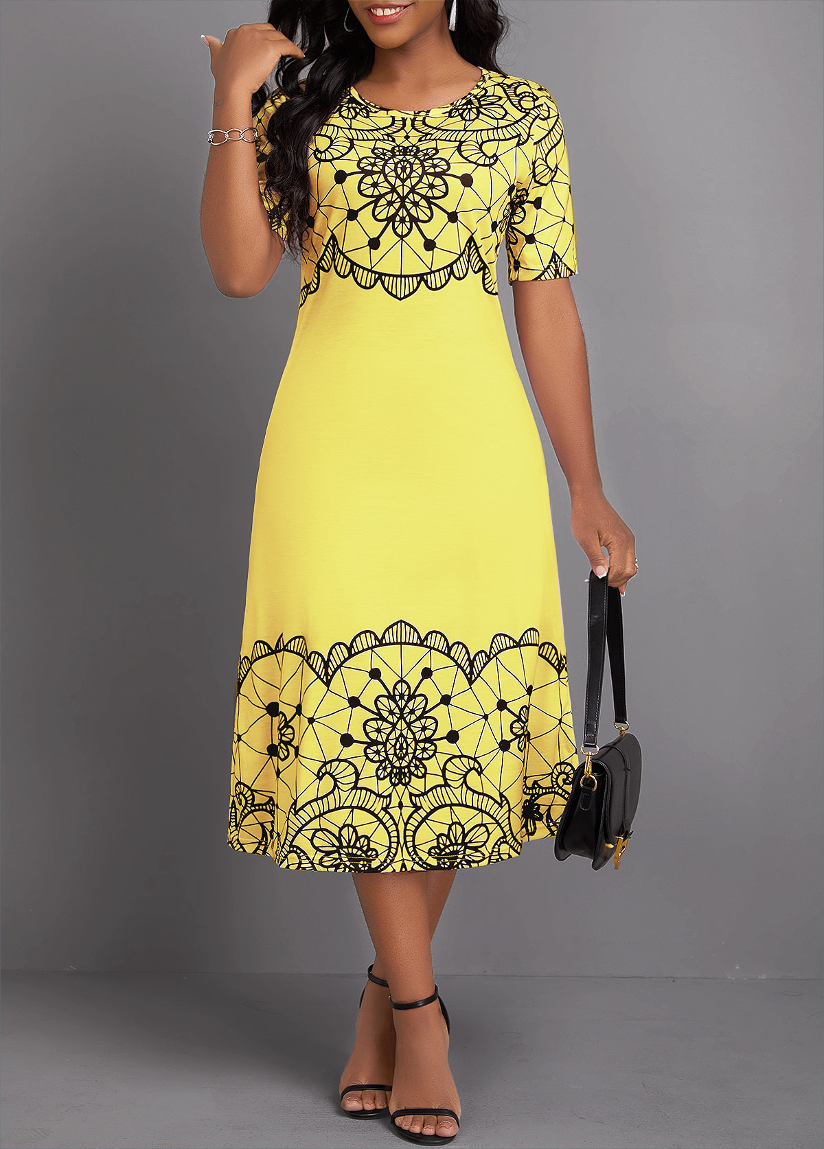 rotita robe jaune clair à manches courtes et col rond à imprimé géométrique
