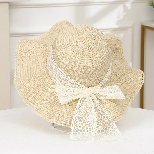 chapeau de soleil design avec nœud papillon en dentelle beige