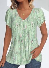 Rotita Patchwork-T-Shirt mit geometrischem Print in Hellgrün mit V-Ausschnitt