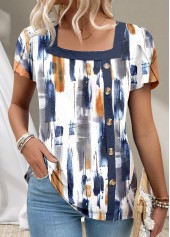 Marineblaues T-Shirt mit Rotita-Knöpfen und Graffiti-Print und eckigem Ausschnitt