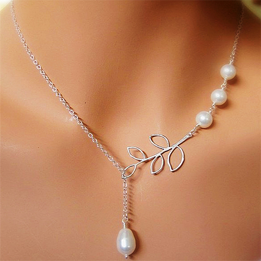Silvery White jewelry,Plain Color jewelry,Leaf Pear Design Silvery White Alloy Necklace
