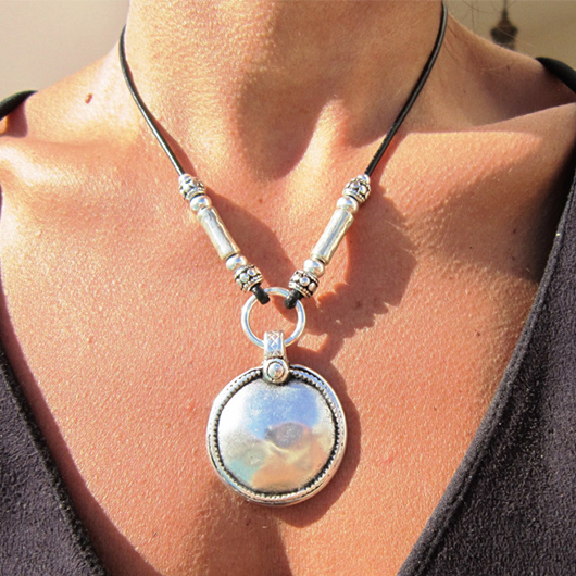 Silvery White jewelry,Geometric jewelry,Round Silvery White Faux Leather Necklace