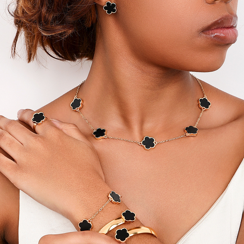 Black Four-leaf Clover Alloy Necklace and Bracelet Set