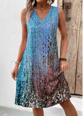 Rotita – leichtes himmelblaues A-Linien-Kleid mit V-Ausschnitt und Ombre-Muster