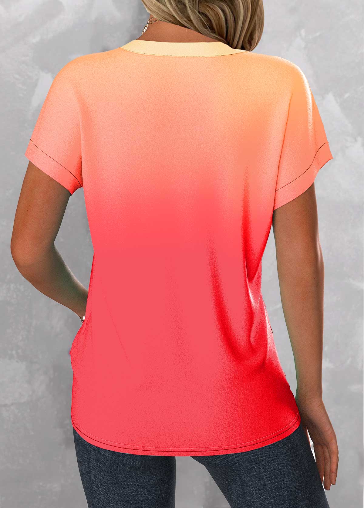 Rotita-T-Shirt mit Knöpfen in Ombre-Pfirsichrot und geteiltem Ausschnitt