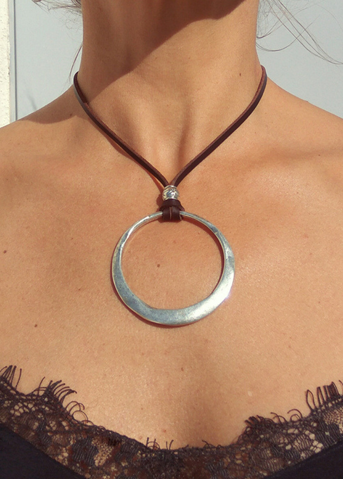 Round Silvery White Geometric Alloy Necklace