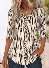 chemisier col V à volants et imprimé tie dye de Rotita en camel clair