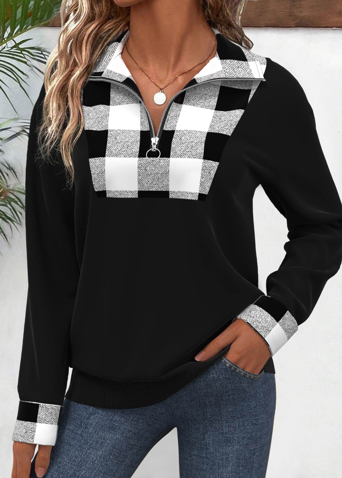 Rotita Patchwork-Sweatshirt mit Karomuster in Schwarz und Umlegekragen mit langen Ärmeln