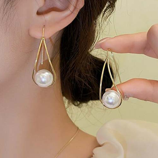 Golden Pearl Design Geometric Alloy Earrings
