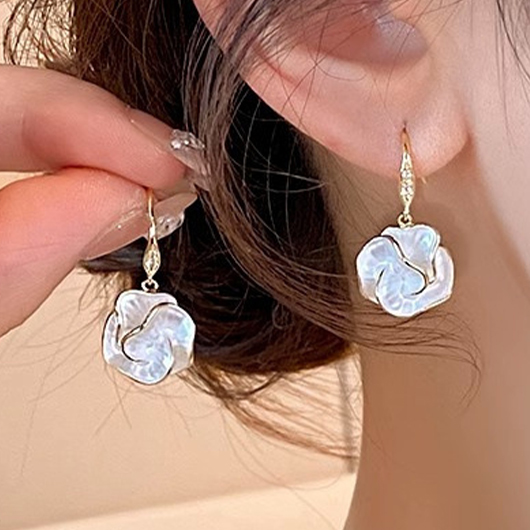 White jewelry,Golden jewelry,White Alloy Camellia One Pair Earrings