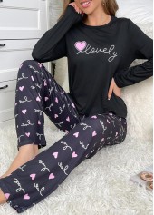 schwarzes Lounge-Top und Hose mit Rundhalsausschnitt und Herz-Print