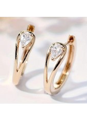 Ohrringe mit runden Details aus goldener Legierung und Strass