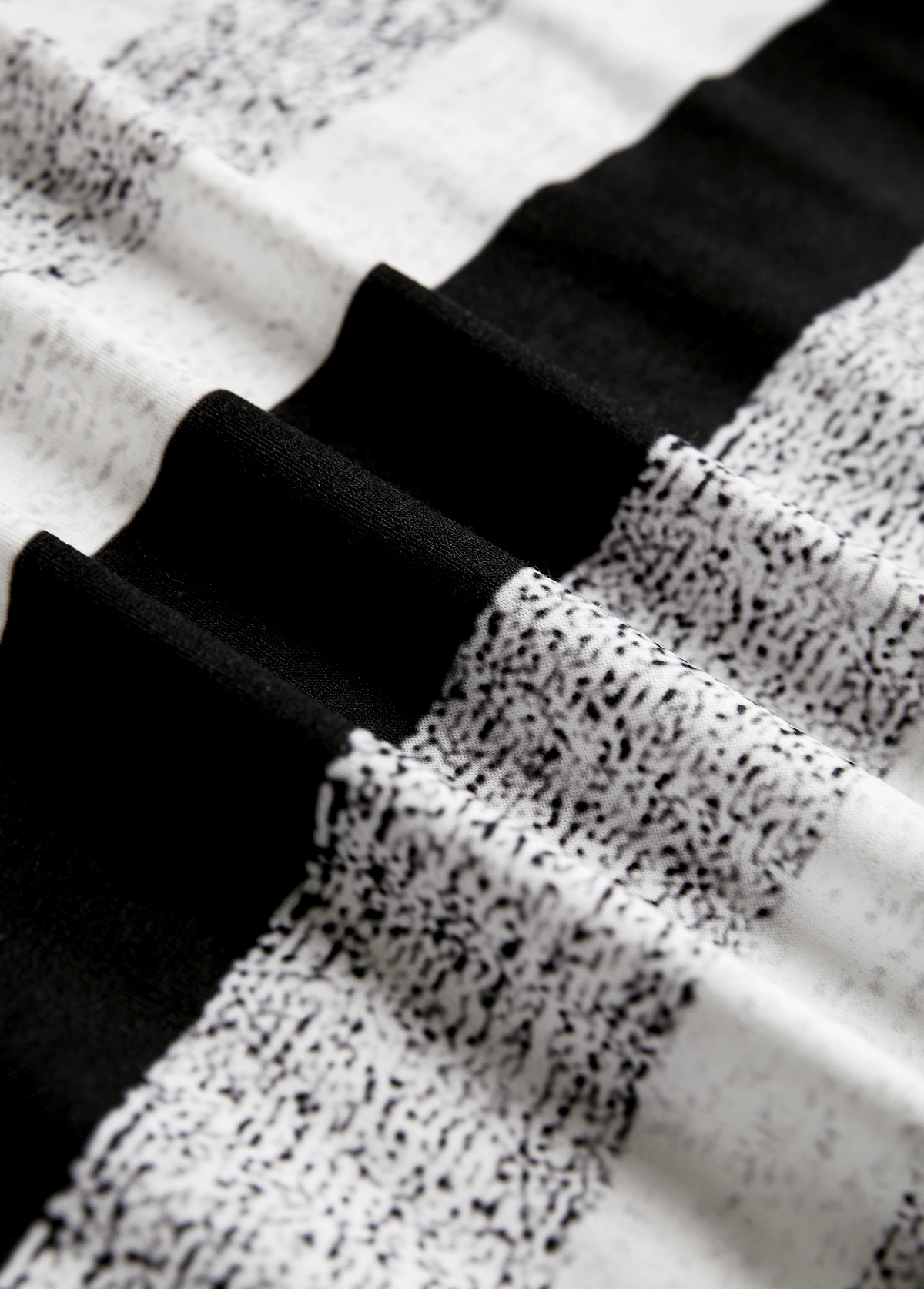 Black tops,Striped tops,Geometric tops,ROTITA Zipper Striped Black Turn Down Collar Long Sleeve Sweatshirt