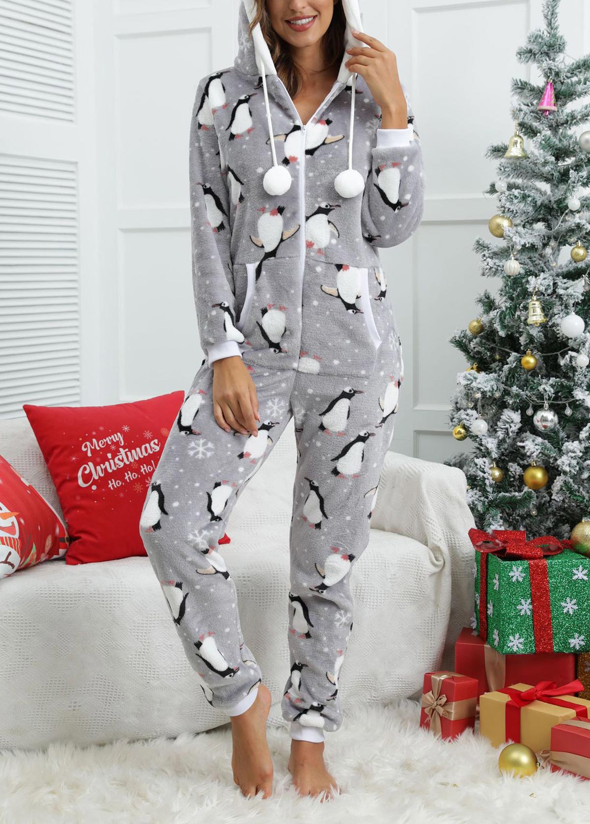 graues Lounge-Oberteil und Hose mit Kapuze im Animalprint