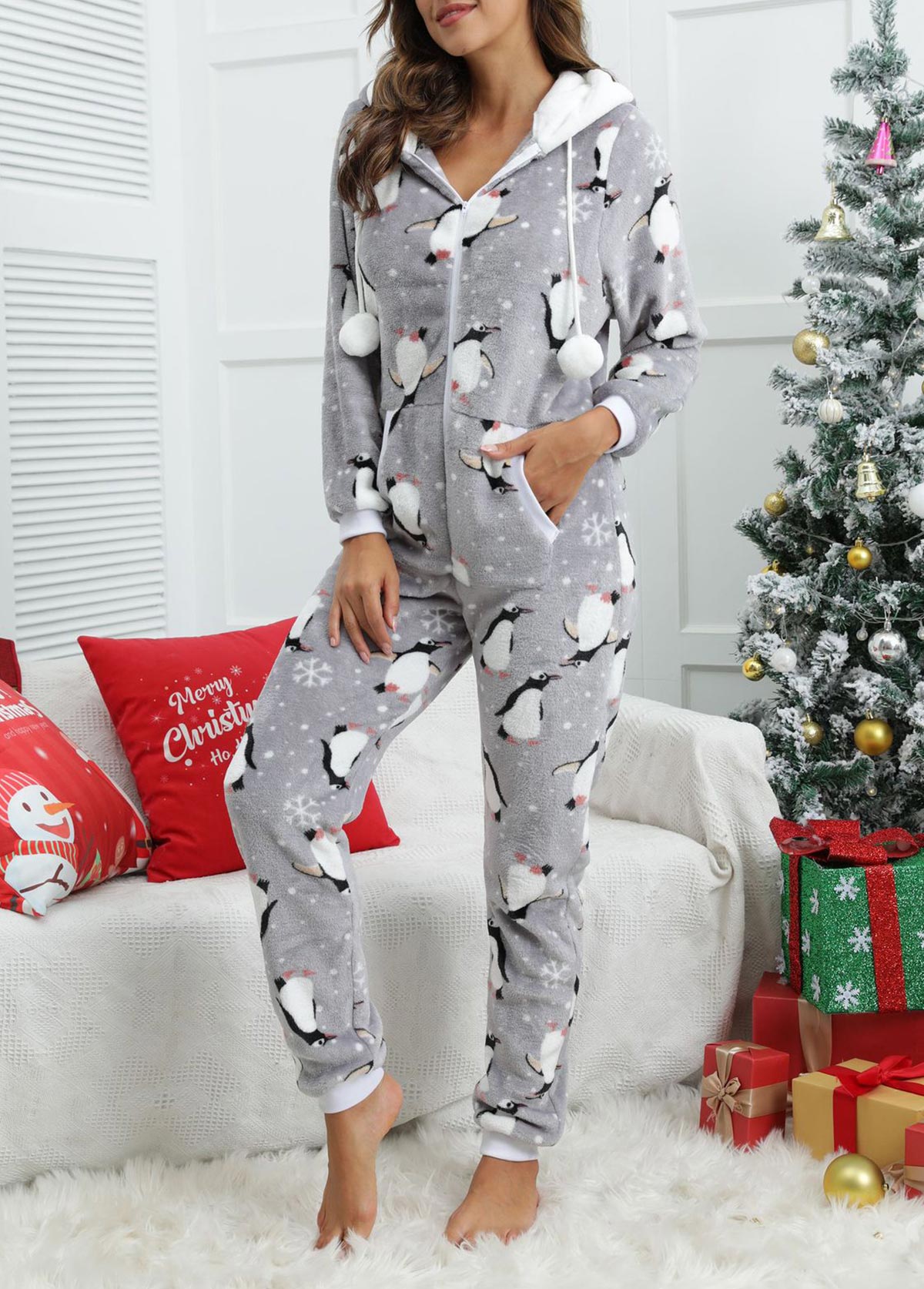graues Lounge-Oberteil und Hose mit Kapuze im Animalprint