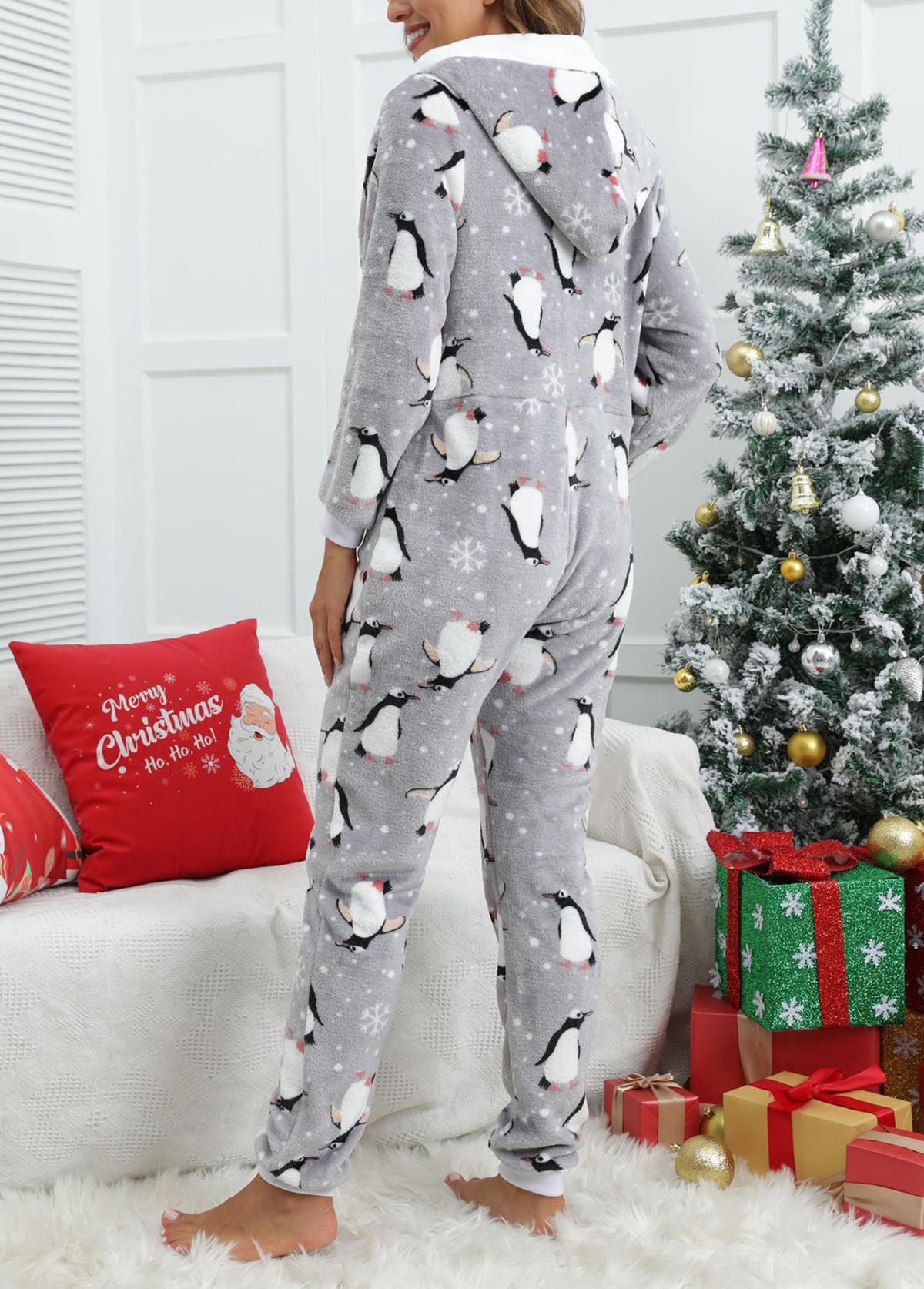 graues Lounge-Oberteil und Hose mit Kapuze im Animalprint