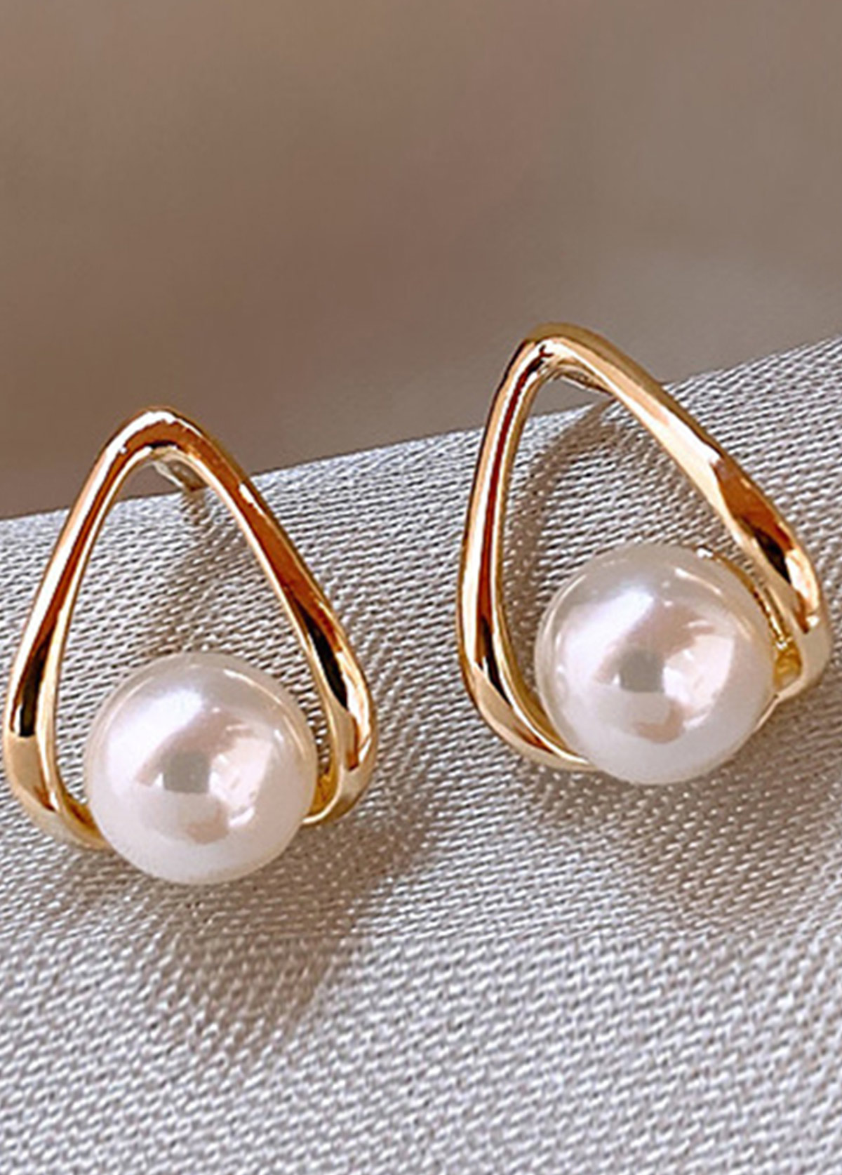 Golden jewelry,Other jewelry,Alloy Detail Freshwater Pearl Gold Earrings