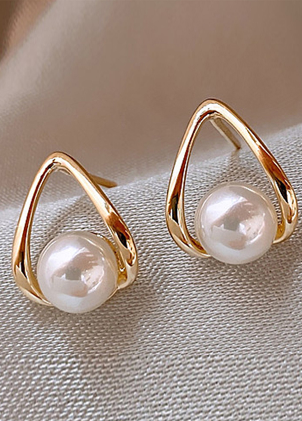 Golden jewelry,Other jewelry,Alloy Detail Freshwater Pearl Gold Earrings