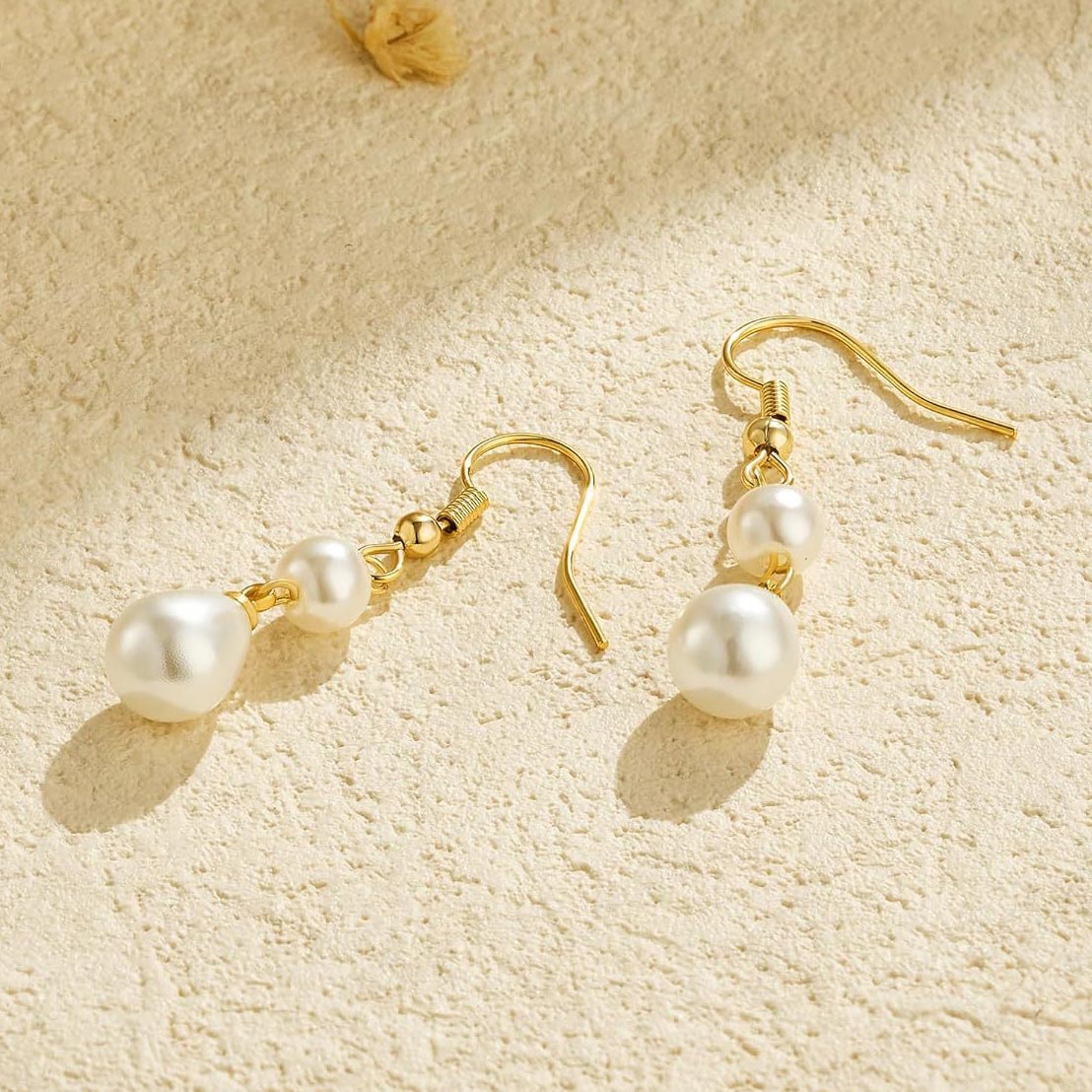 White jewelry,White Tassel Design Pearl Detail Earrings