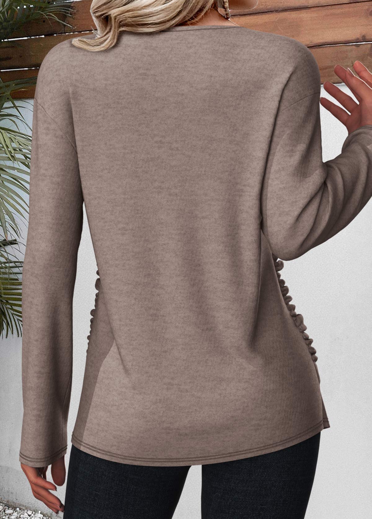 Rotita Criss Cross café foncé t-shirt à col en V
