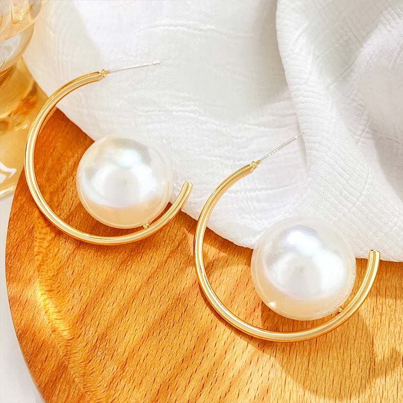 Golden jewelry,Alloy Detail Pearl Gold Color Earrings