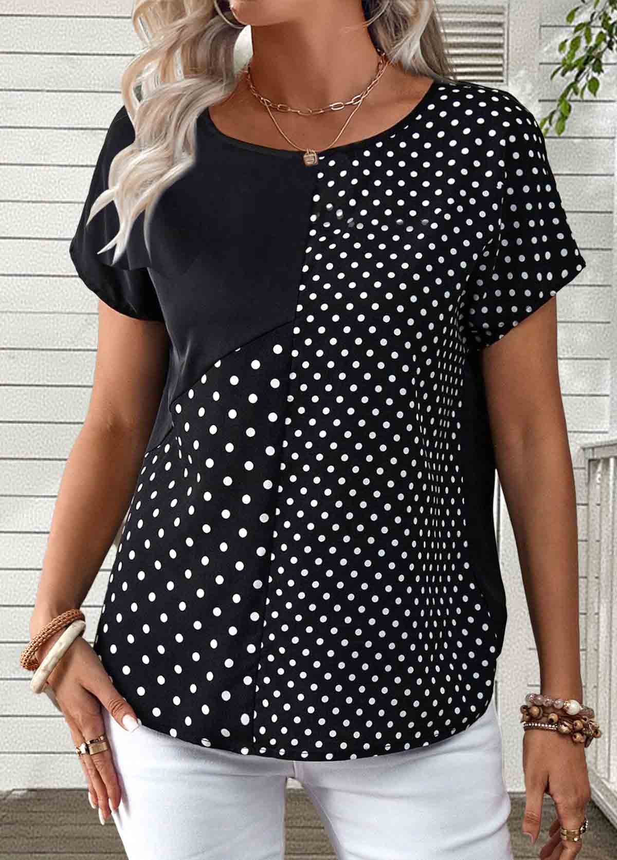 Rotita Patchwork-T-Shirt mit Polka Dots in Schwarz und Rundhalsausschnitt