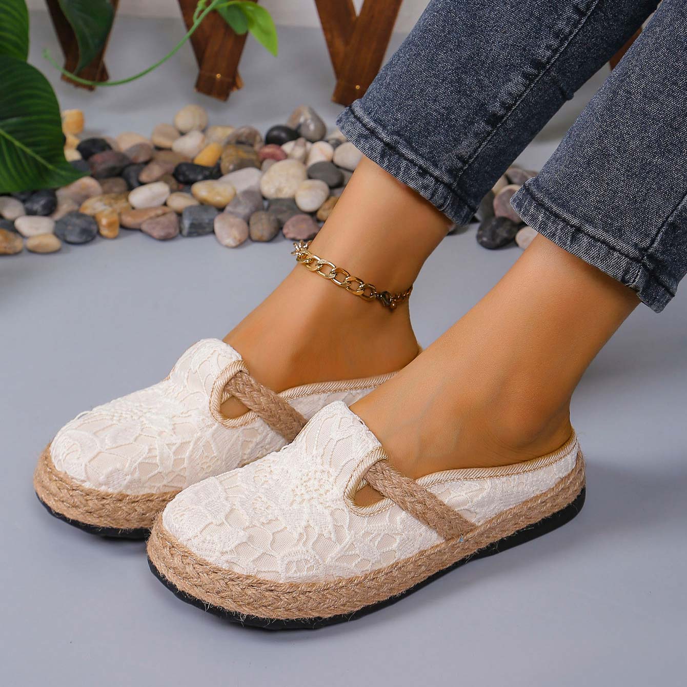 beige Falt mit Canvas-Detail und geschlossener Spitze