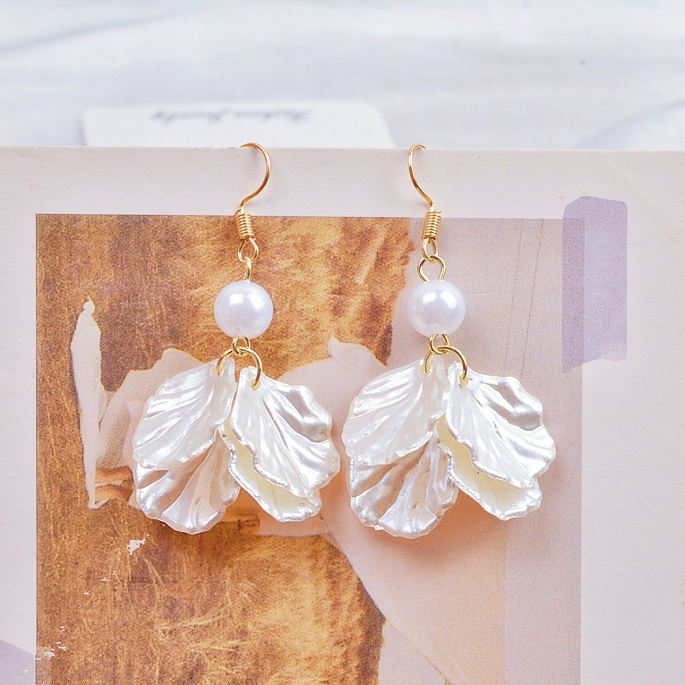 White jewelry,Shell Pearl Detail White Color Earrings