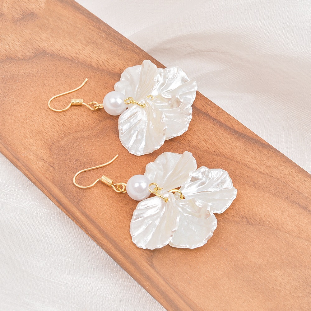 White jewelry,Shell Pearl Detail White Color Earrings